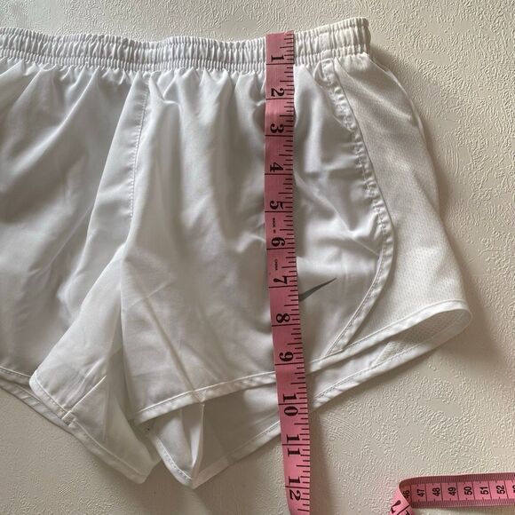 Nike Dri-Fit White Running Shorts Women’s Medium | Athletic Training Gym Activew - Picture 5 of 6